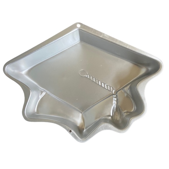 Wilton Graduation Cake pan - Picture 2 of 6